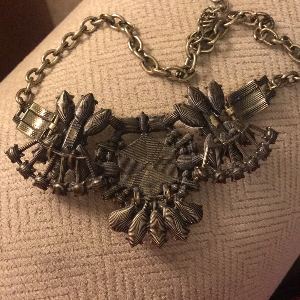 Vintage Style Bling Statement Necklace - Picture 10 of 12